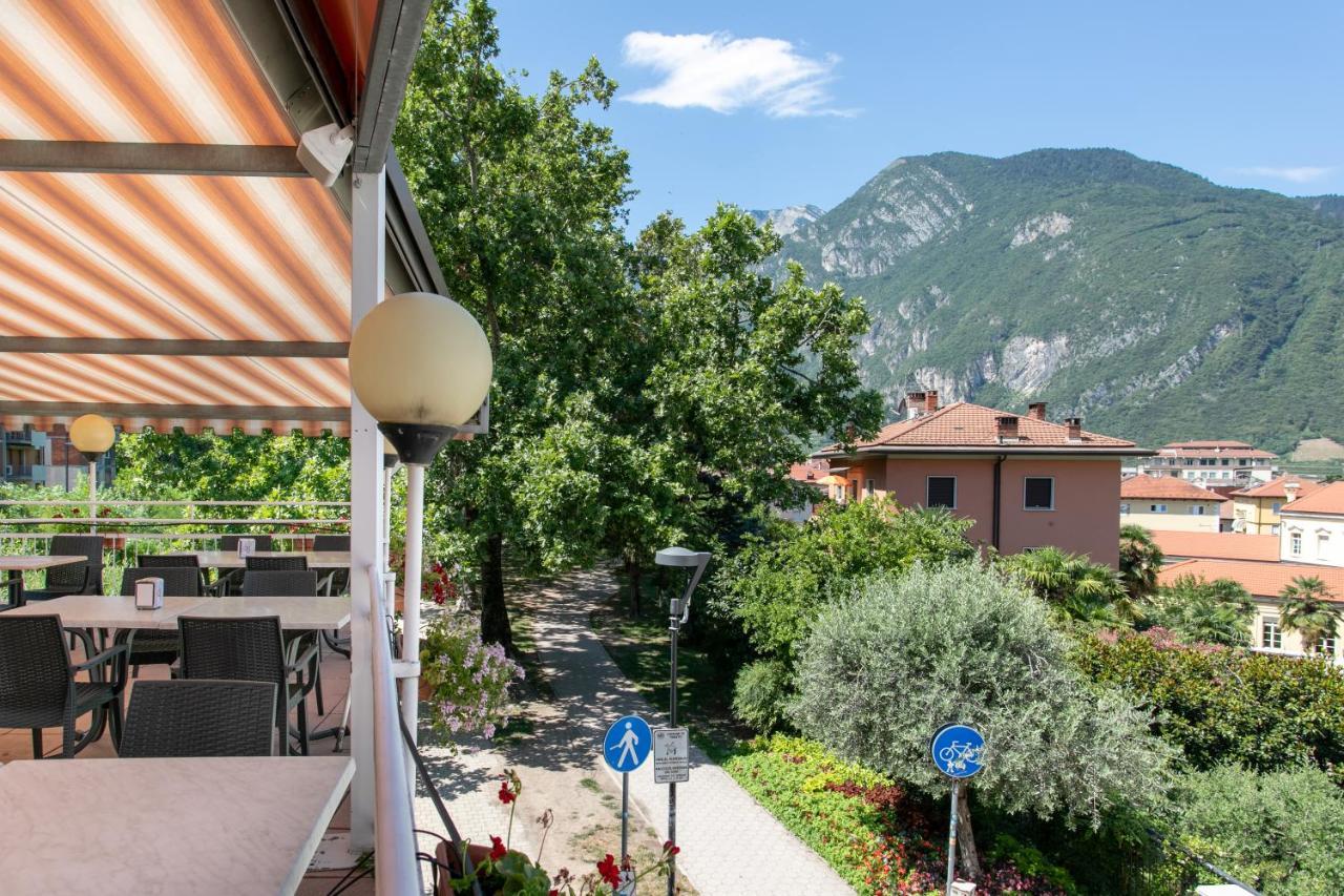 Appartamento Al Ponte Adiacente Al Parco, Vicino All'Ospedale E Centro トレント エクステリア 写真